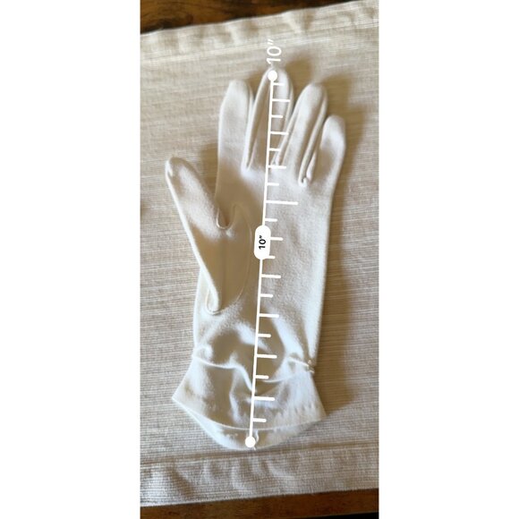 Vintage 1960s White Cotton Gloves – Scalloped Stitch Dress Gloves, Mid Length - Picture 13 of 13